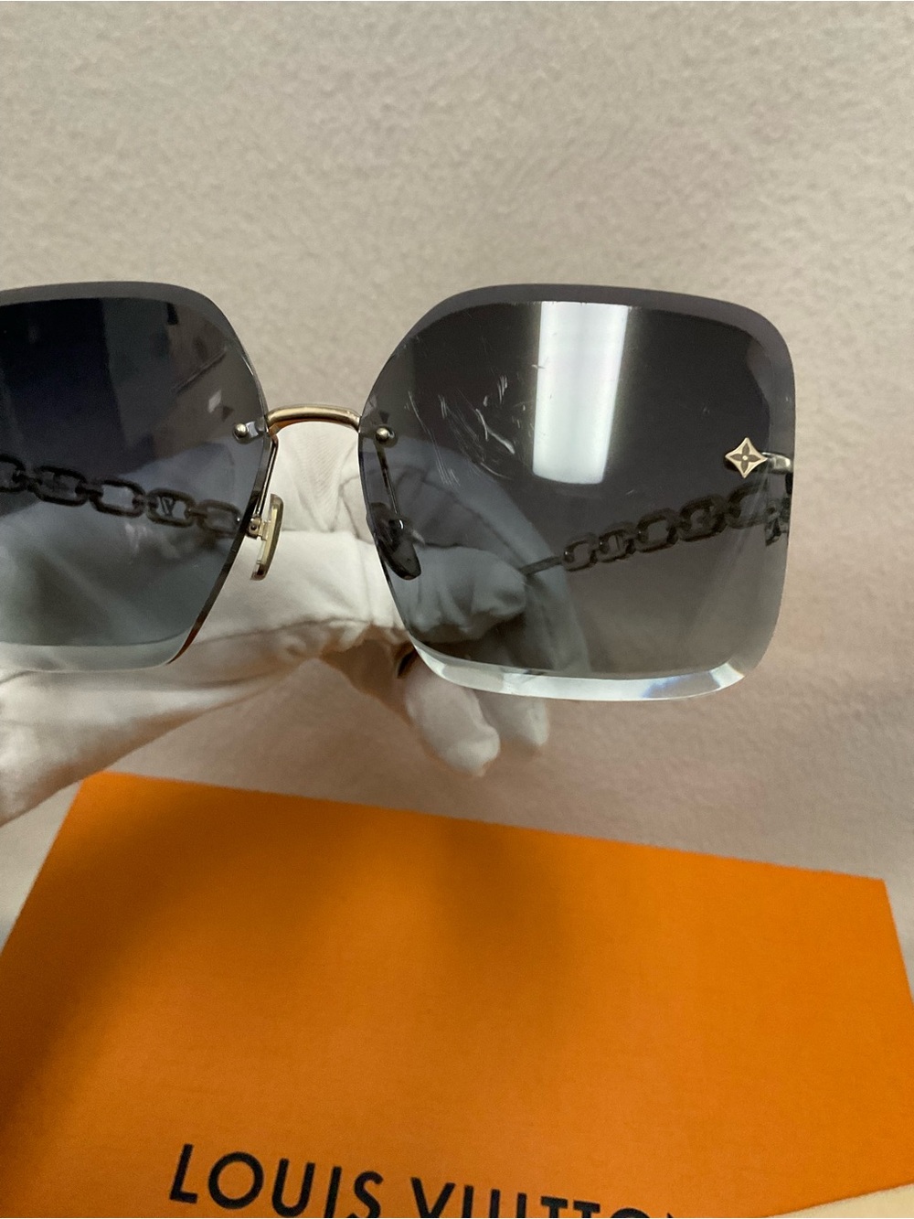 LV Jewel Square Sunglasses - Picture 10 of 16